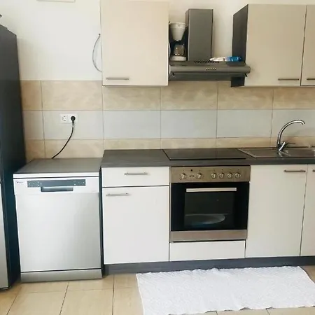 شقة Family-friendly With Swimming Pool Plano, - 24056 تروغير